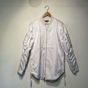 Elwood white satin like lightweight jacket. Size large. Men’s.